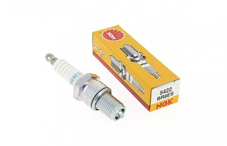 NGK Свеча зажигания DR8ES, аналог Denso X27ESR-U