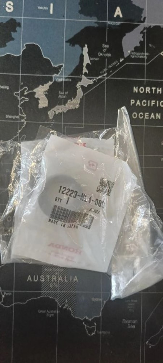 Прокладка свечного колодца Honda 12229-HL4-000